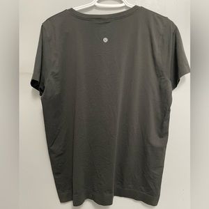 ❌ SOLD Lululemon Black T-Shirt ❌